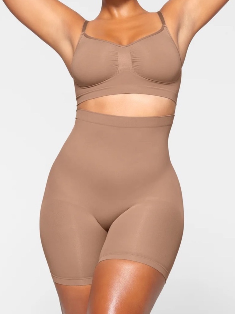 Skims sculpt short mid thigh with open gusset shapewear